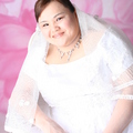 既然還無法找到終生伴侶
還是得為自己留下美麗倩影
但願下個婚紗照裡有個他
