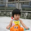 騎小小腳踏車