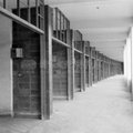 1961/04/22 台北市中華商場完工啟用，佔地一千一百七十公尺的商場，分為八段是三層樓房式建築，一六四四個店面，中華商場成立 31 年之後，終於在都市更新計劃下於1992年10月拆除，在台北市民心中留下了難忘的回憶。