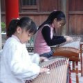 情繫磺溪─大肚古蹟文化產業新媚力暨節約能源活動，於95年12月16日假大肚鄉國家第3級古蹟磺溪書院舉行，當日適逢寒流來襲，冷雨紛飛，氣溫一度遽降！古箏演奏，由曹香君箏樂社於10：00正式公演，曲調和諧清暢！
