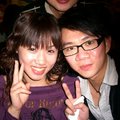 其實我們早一天幫他們慶生!!!在哲緯的歌聲祝福下!!!慶祝宛君生日，也讓小戴對宛君真情告白!!