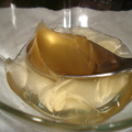 愛玉子做法 
手洗法:
1.愛玉子一杯(容量法)倒入玻璃絲襪內
2.浸泡於不含油脂盆裝水(礦泉水或冷開水12~15杯)10分鐘
3.在水中搓揉至汁液完全釋出為止
4.靜置於冰箱30分鐘待凝固成愛玉凍後,切割加入適量糖水 
