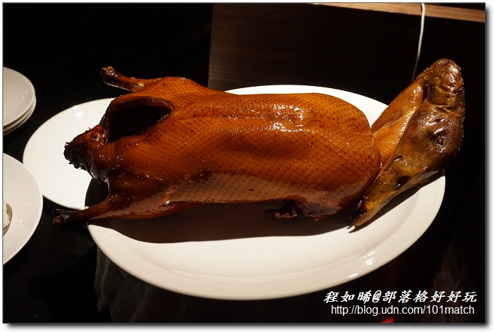 京華城櫻桃谷》台北C/P值最高的烤鴨 櫻桃鴨創意六吃1699元起【南京三民捷運站美食】