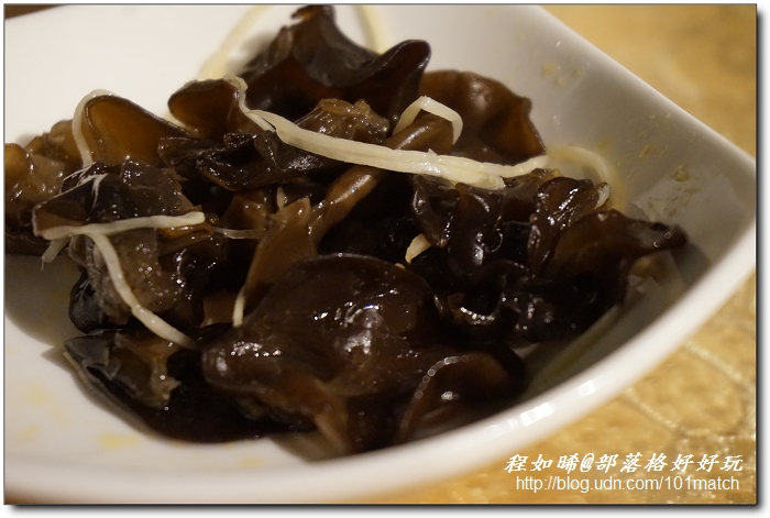 京華城櫻桃谷》台北C/P值最高的烤鴨 櫻桃鴨創意六吃1699元起【南京三民捷運站美食】