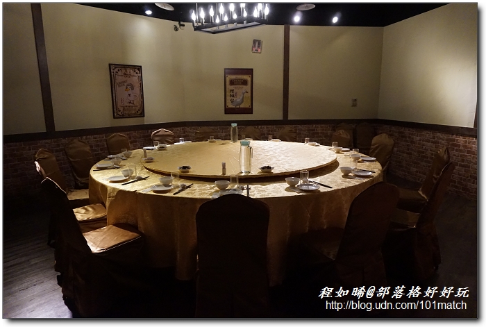 京華城櫻桃谷》台北C/P值最高的烤鴨 櫻桃鴨創意六吃1699元起【南京三民捷運站美食】