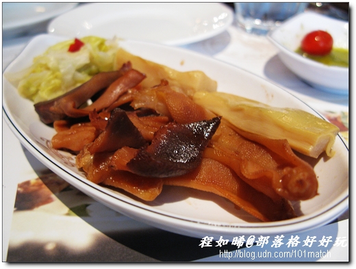 巷弄中的法式台灣古早味餐廳》樂朋小館 A Table ~ 巷弄中的法式台灣古早味餐廳》樂朋小館 A Table ~
