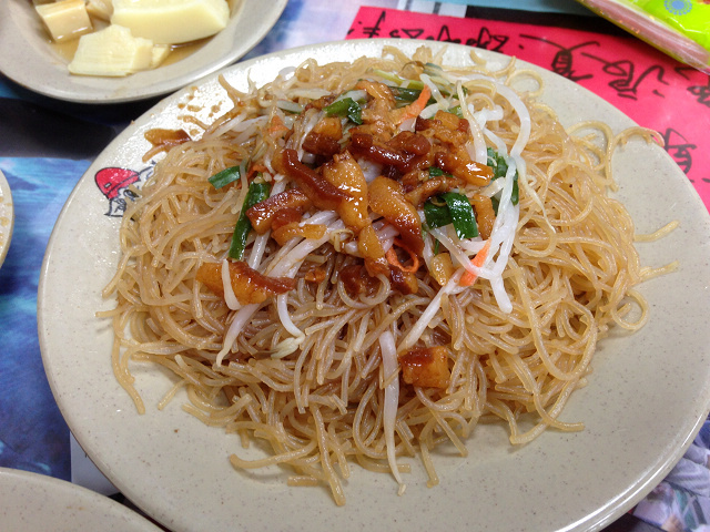 ☆走吃美食樂☆台北昌吉街。天然紅豆腐豬血湯