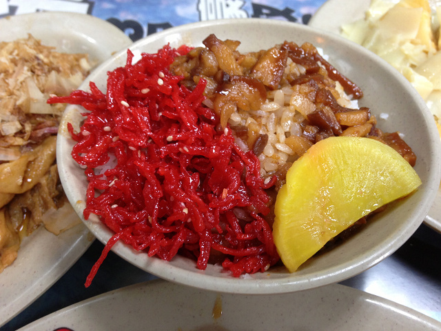 ☆走吃美食樂☆台北昌吉街。天然紅豆腐豬血湯