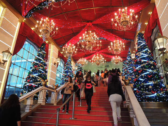 香港鼕日節。聖誕節燦爛燈場