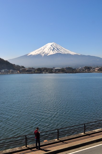 日本山梨縣。一睹富士山全貌風采
