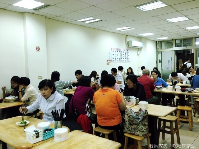 ☆走吃美食樂☆台北晴光商圈。大碗澎湃の小珍園台式海鮮拉麵