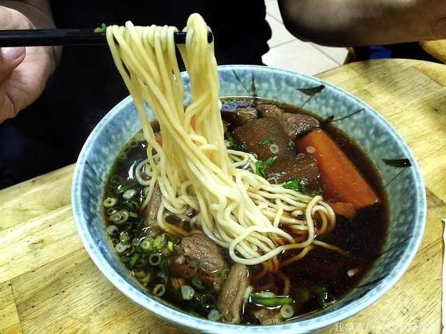 ☆走吃美食樂☆台北晴光商圈。大碗澎湃の小珍園台式海鮮拉麵