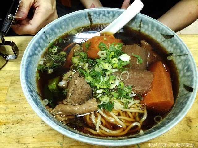 ☆走吃美食樂☆台北晴光商圈。大碗澎湃の小珍園台式海鮮拉麵