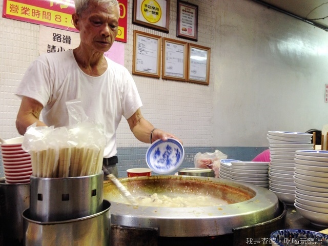 ☆走吃美食樂☆台北三重。巷子口美味攤～硃記花枝羹