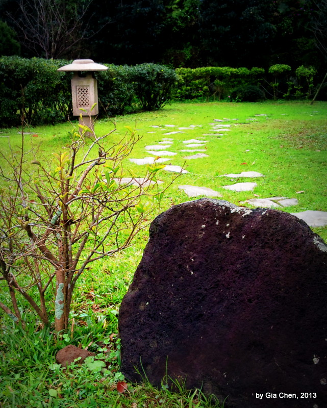 緣道觀音廟的日式庭園- 石頭