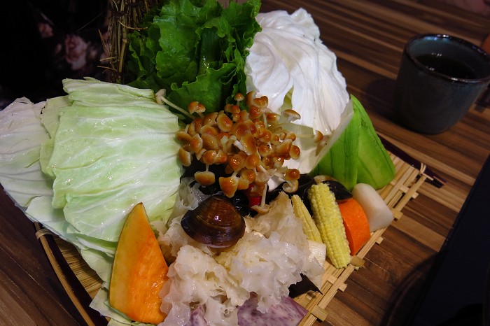 新莊副都心Ubike散步 品嚐 Shabu婧火鍋 (日式料理、繽紛鹽味、超豪邁食材、超高檔享受)
