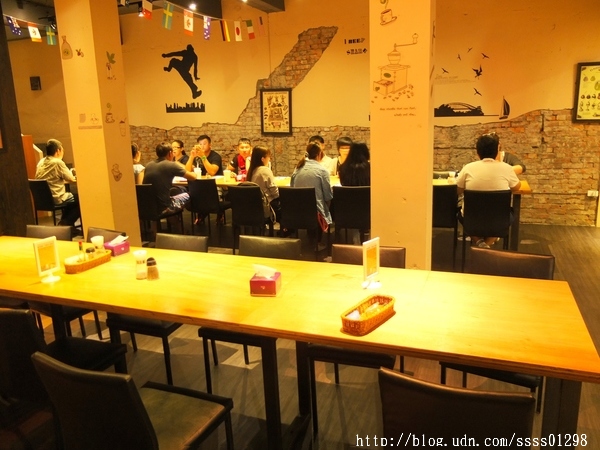美食邀約【iBeef愛牛客炭烤牛排館】高雄苓雅區美食 大份量30盎司肩小排超美味 高雄牛肉控千萬別錯過囉！