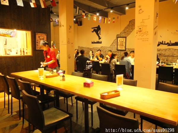 美食邀約【iBeef愛牛客炭烤牛排館】高雄苓雅區美食 大份量30盎司肩小排超美味 高雄牛肉控千萬別錯過囉！