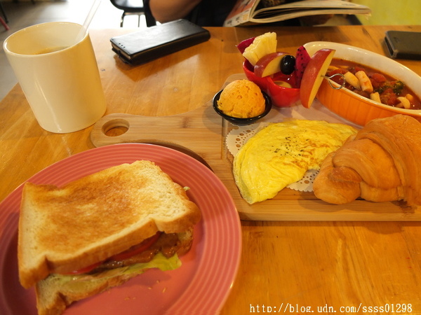 【美食特搜。屏東市】覓早午晨食。特色拼盤 特調醬料 新鮮手作 放鬆心情享用健康的好味道 早餐控快來尋覓唷