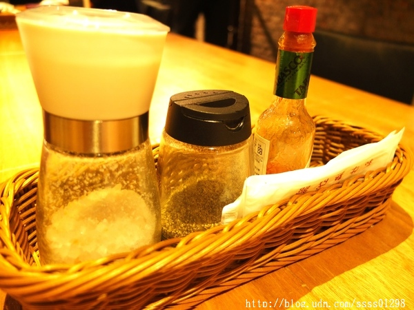 美食邀約【iBeef愛牛客炭烤牛排館】高雄苓雅區美食 大份量30盎司肩小排超美味 高雄牛肉控千萬別錯過囉！