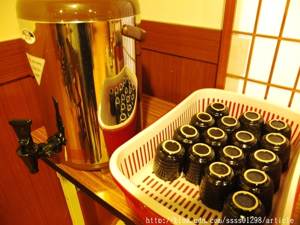 【愛評口碑券】虎拉麵。高雄深夜隱藏版拉麵終於有店面啦！拉麵控的美味基地 必吃限量豪華豚骨拉麵