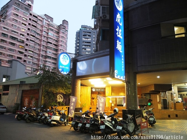 【愛評口碑券】虎拉麵。高雄深夜隱藏版拉麵終於有店面啦！拉麵控的美味基地 必吃限量豪華豚骨拉麵