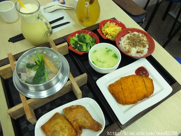 【愛評口碑券】汎芝家-異國料理簡餐。幸福手作料理 平價簡餐份量十足 符合學生族群的用餐需求