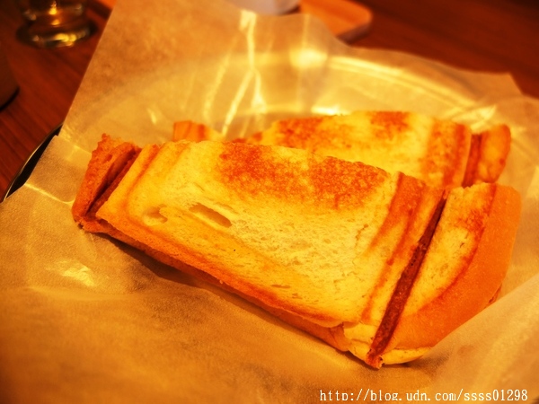 食記邀約【好呦食趣】幸福滋味！熱壓吐司 鬆餅 手感烘培 健康鮮活輕食概念 甜點控快來報到
