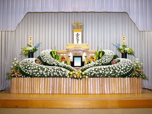 泰國人在寺廟辦葬禮 寶塔 納骨塔 靈骨塔 塔位 神主牌位 祖先牌位 有莆 七福 大度山 五湖園 寶覺寺 金陵山 大乘 Udn部落格