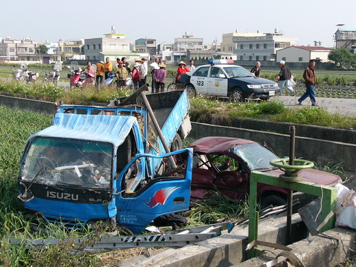 雲林縣莿桐路口如虎口三天發生兩起重大車禍 聯合報雲林地方新聞部落格 Udn部落格