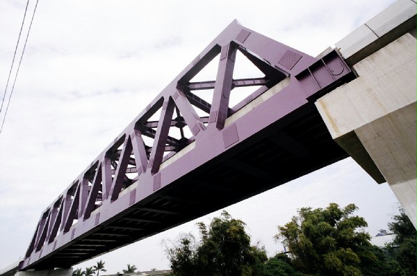 高雄捷運LER45典寶溪鋼桁架橋 - kennyudn 的網誌 - udn相簿