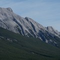 斜背造型的倫道山(Mount Rundle)