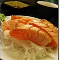 臻壽司 鮭魚生魚片