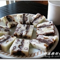正宗的上海鬆糕是上、下、內、外均有紅棗、紅豆、核桃

