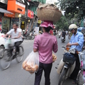 上下班時間都會大塞車，他們的快速公路，機車可以騎上公路。

