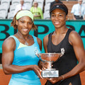 2010.6.4 法網女雙冠軍 美國威廉斯姊妹左Serena 及 Venus