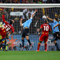 2010.7.2  烏拉圭 9號Suarez 大門手球擋出,紅牌救球隊不輸 延續至PK賽