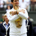 2011.7.3 溫網男單冠軍 Novak Djokovic 首度抱溫網金盃