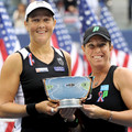 2011.9.12 美網女雙冠軍 左 Liezel Huber 及 右 Lisa Raymond