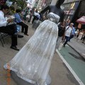 【城市光影】紐約的路邊服裝秀 – Badgley/ Mischka