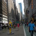 【城市光影】紐約的路邊服裝秀–陳列在百老匯的模特兒