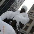 2011年1月26日至27日早晨，紐約降下19吋雪，比聖誕節後的20吋指少了1吋。
中央公園元月的降雪量36吋，打破86年來的紀錄。