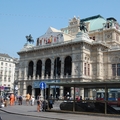 維也納大劇院正門外觀