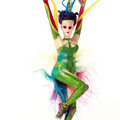 造型奇特的綠色人偶吊飾，綴以藍、黃、紅色羽毛裝飾。

◆產品編號：041
◆尺　　寸：16.5cm x 7cm
◆材　　質：Poly-resin
◆定　　價：1,200元
(圖片僅供參考，以實際商品為準。) 

