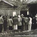 1953年苗栗縣民眾排隊領票