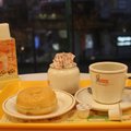 金澤城的 Mister Donut 店, 閑閑座了一個下午,  直到華燈初上~