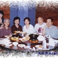 右起:哥哥、田明、姑姑、媽媽、外婆、meow