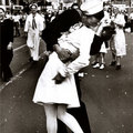 Kissing on VJ Day - Times Square - May 8th, 1945, Alfred Eisenstaedt