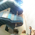 博物館有4層可搭電梯或樓梯到地下去