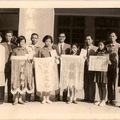 管媽國小四年級時參加台中縣國語文競賽得到一面「口若懸河」的錦旗